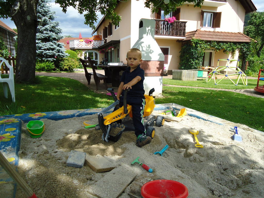 Erlebnisbauernhof Tschom Sankt Kanzian am Klopeiner See Екстериор снимка